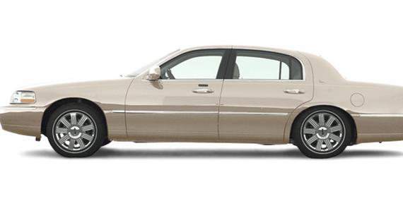 LINCOLN TOWN CAR 2003 1LNHM82W73Y683372 image